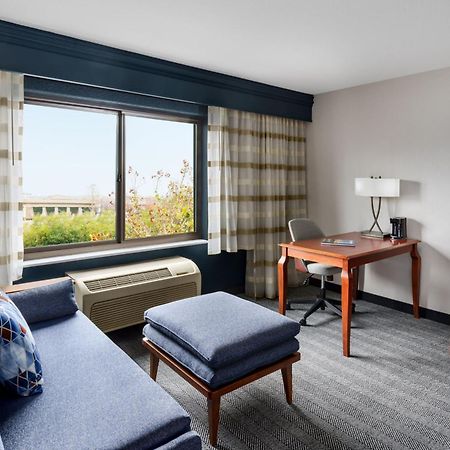 Courtyard By Marriott Sacramento Folsom Hotel Екстериор снимка