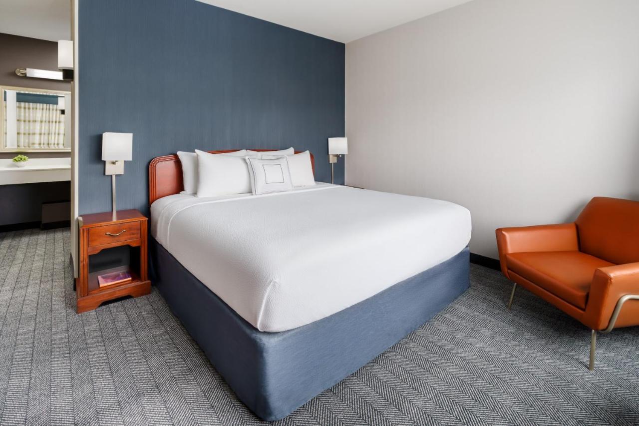 Courtyard By Marriott Sacramento Folsom Hotel Екстериор снимка