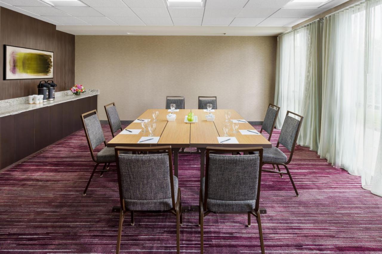 Courtyard By Marriott Sacramento Folsom Hotel Екстериор снимка