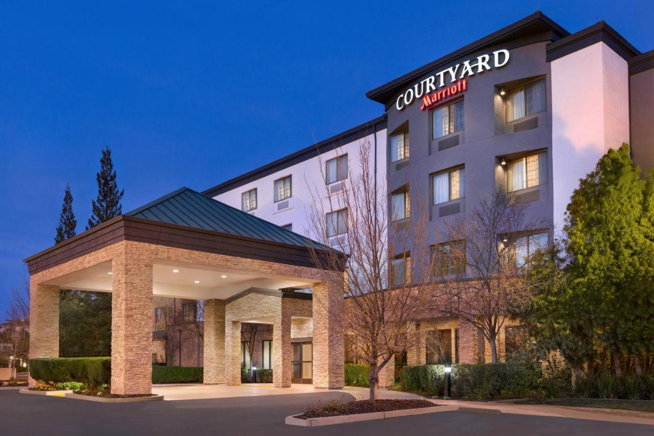 Courtyard By Marriott Sacramento Folsom Hotel Екстериор снимка