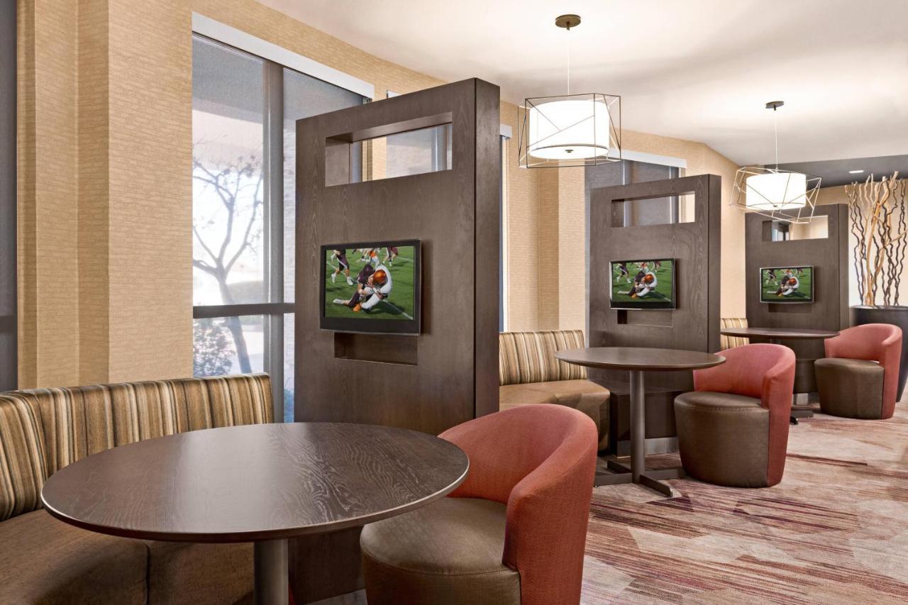 Courtyard By Marriott Sacramento Folsom Hotel Екстериор снимка