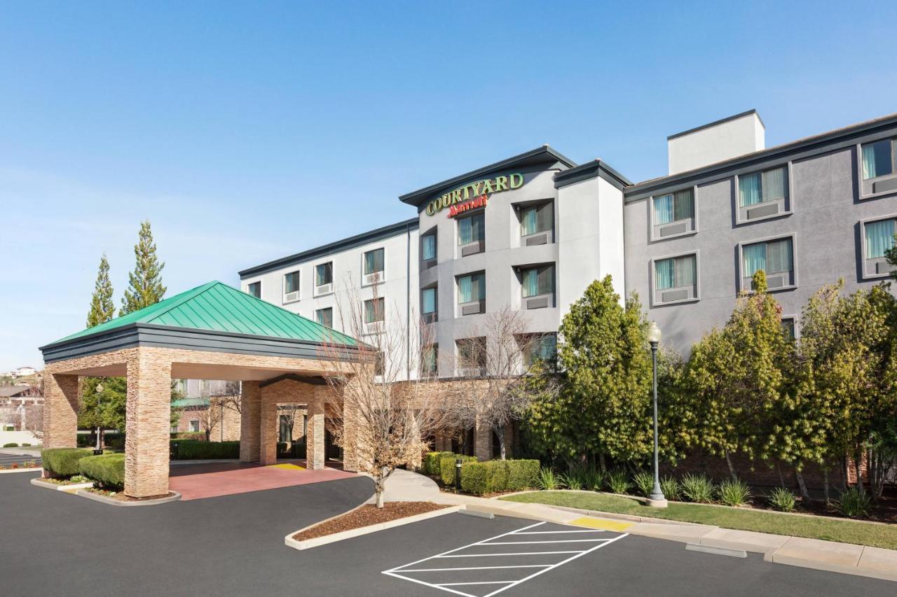 Courtyard By Marriott Sacramento Folsom Hotel Екстериор снимка