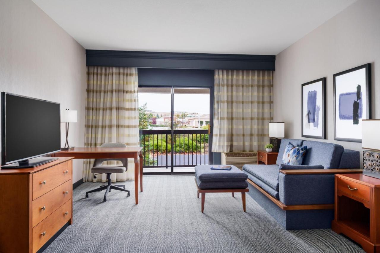 Courtyard By Marriott Sacramento Folsom Hotel Екстериор снимка