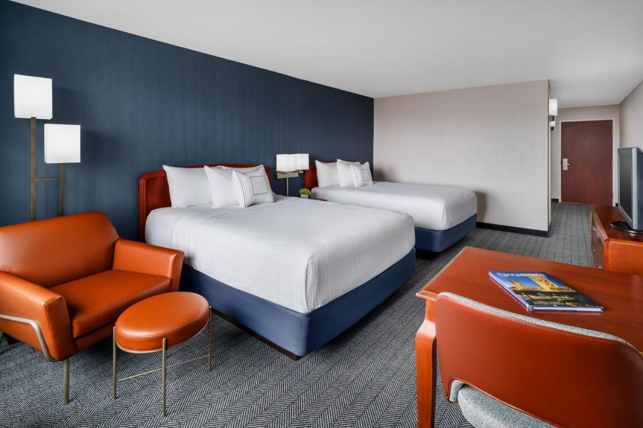 Courtyard By Marriott Sacramento Folsom Hotel Екстериор снимка