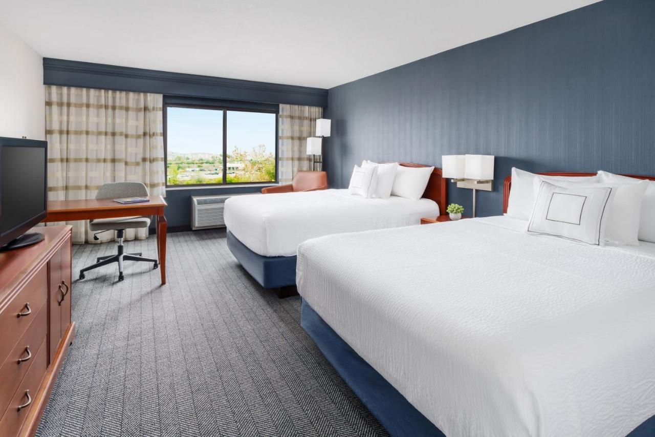 Courtyard By Marriott Sacramento Folsom Hotel Екстериор снимка