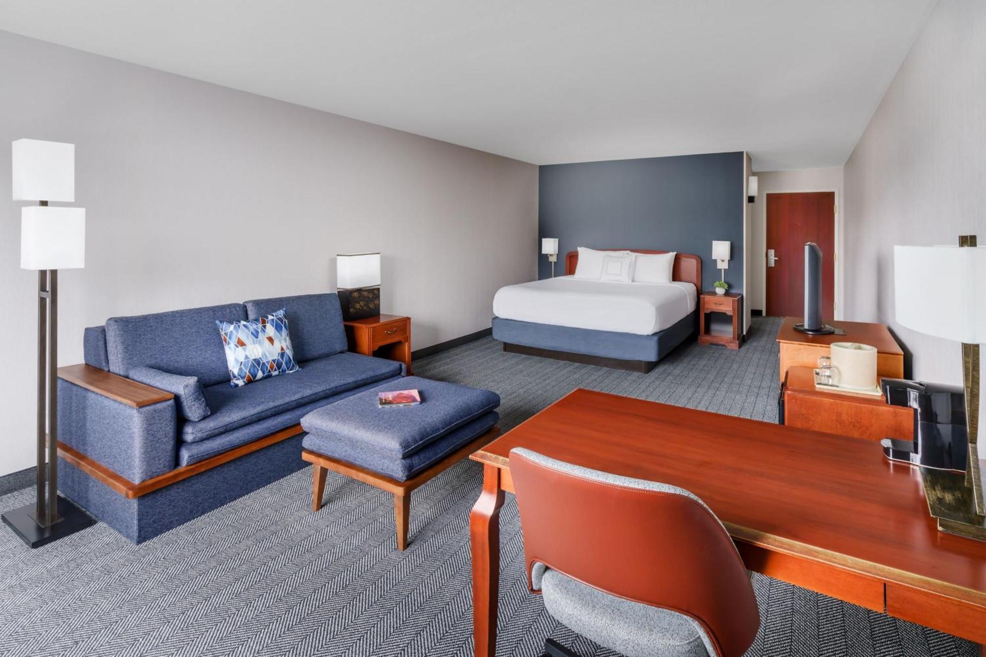 Courtyard By Marriott Sacramento Folsom Hotel Екстериор снимка