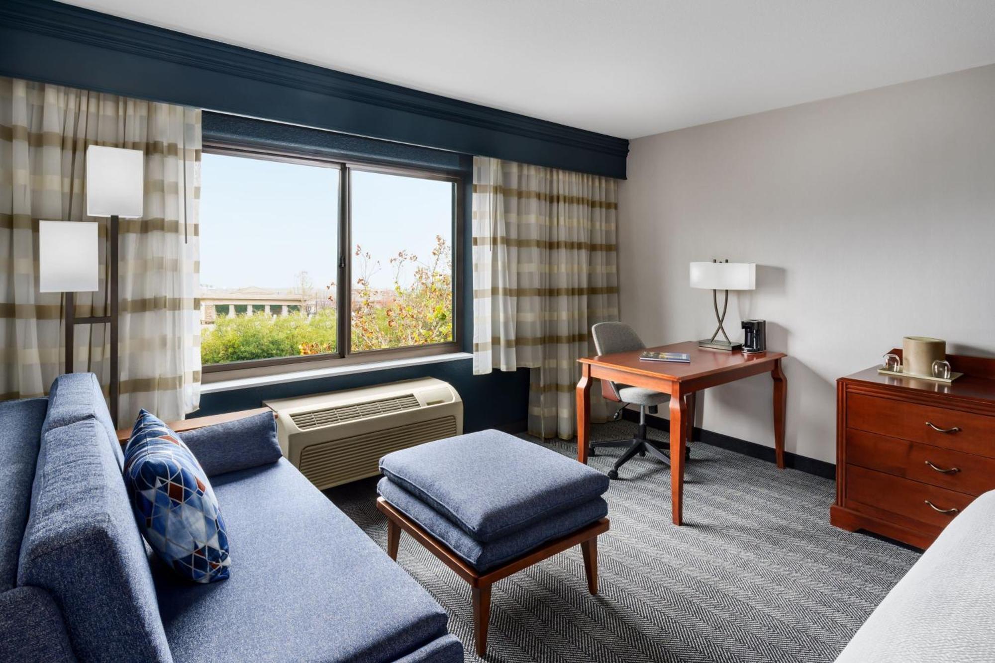 Courtyard By Marriott Sacramento Folsom Hotel Екстериор снимка