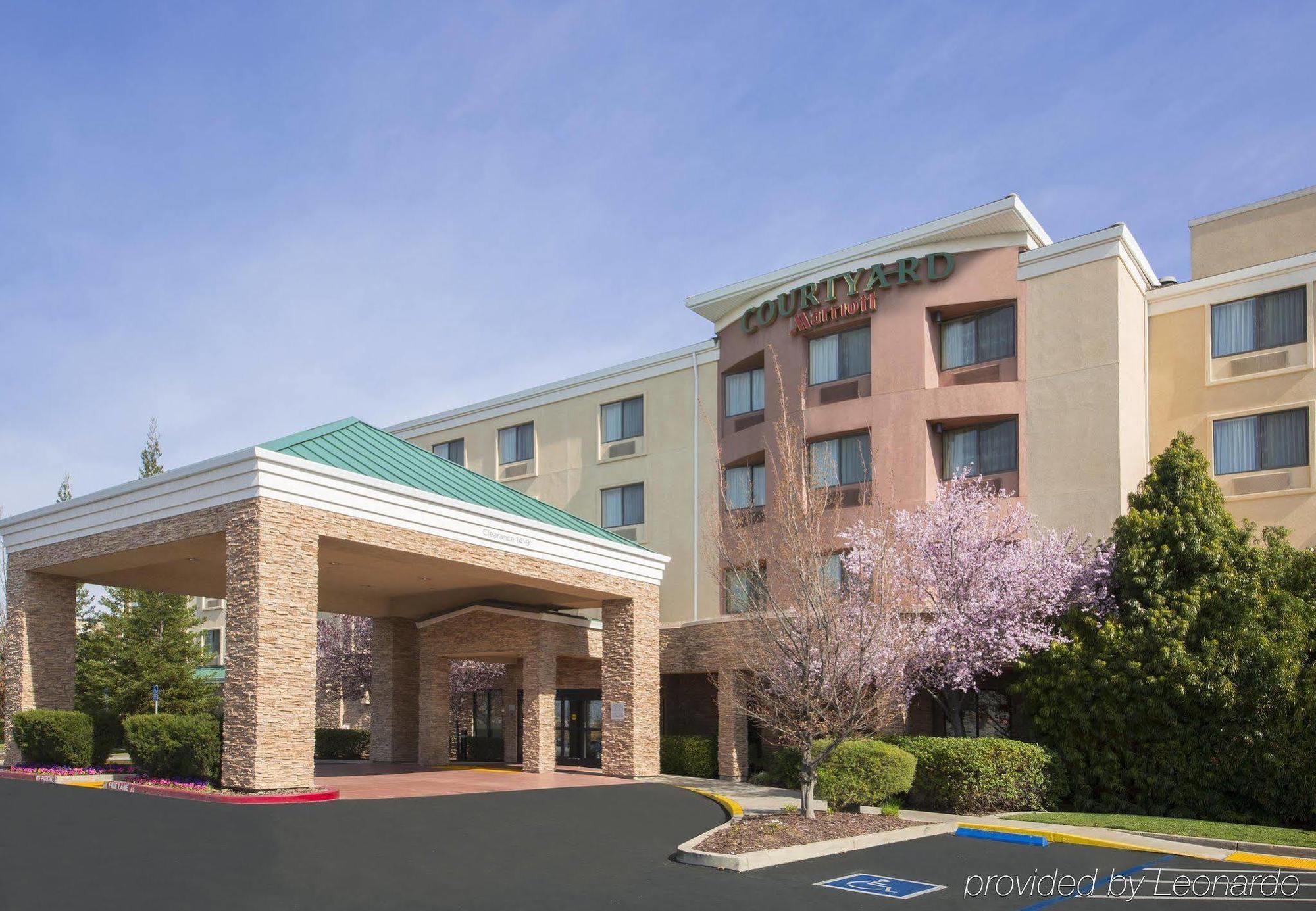 Courtyard By Marriott Sacramento Folsom Hotel Екстериор снимка