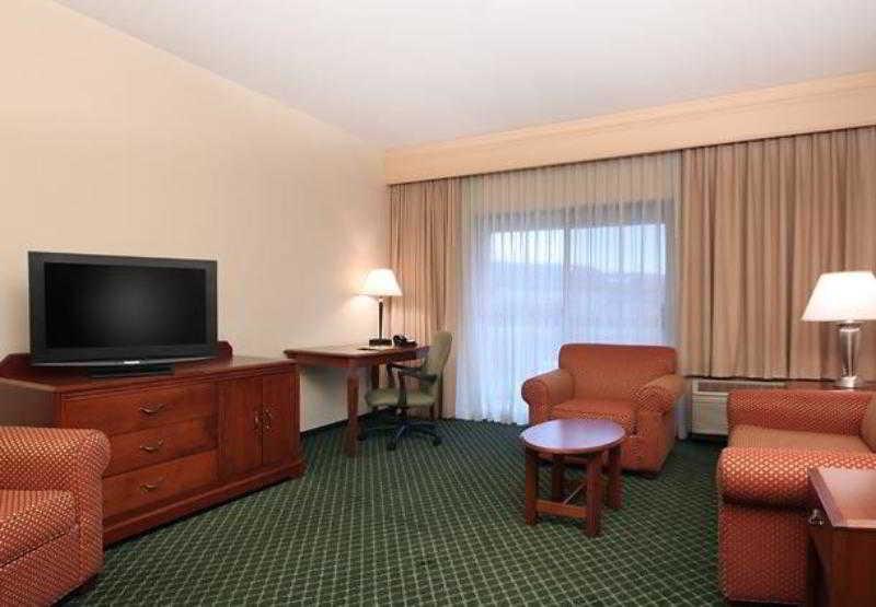 Courtyard By Marriott Sacramento Folsom Hotel Стая снимка