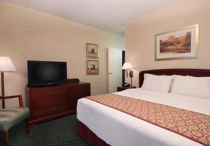 Courtyard By Marriott Sacramento Folsom Hotel Екстериор снимка