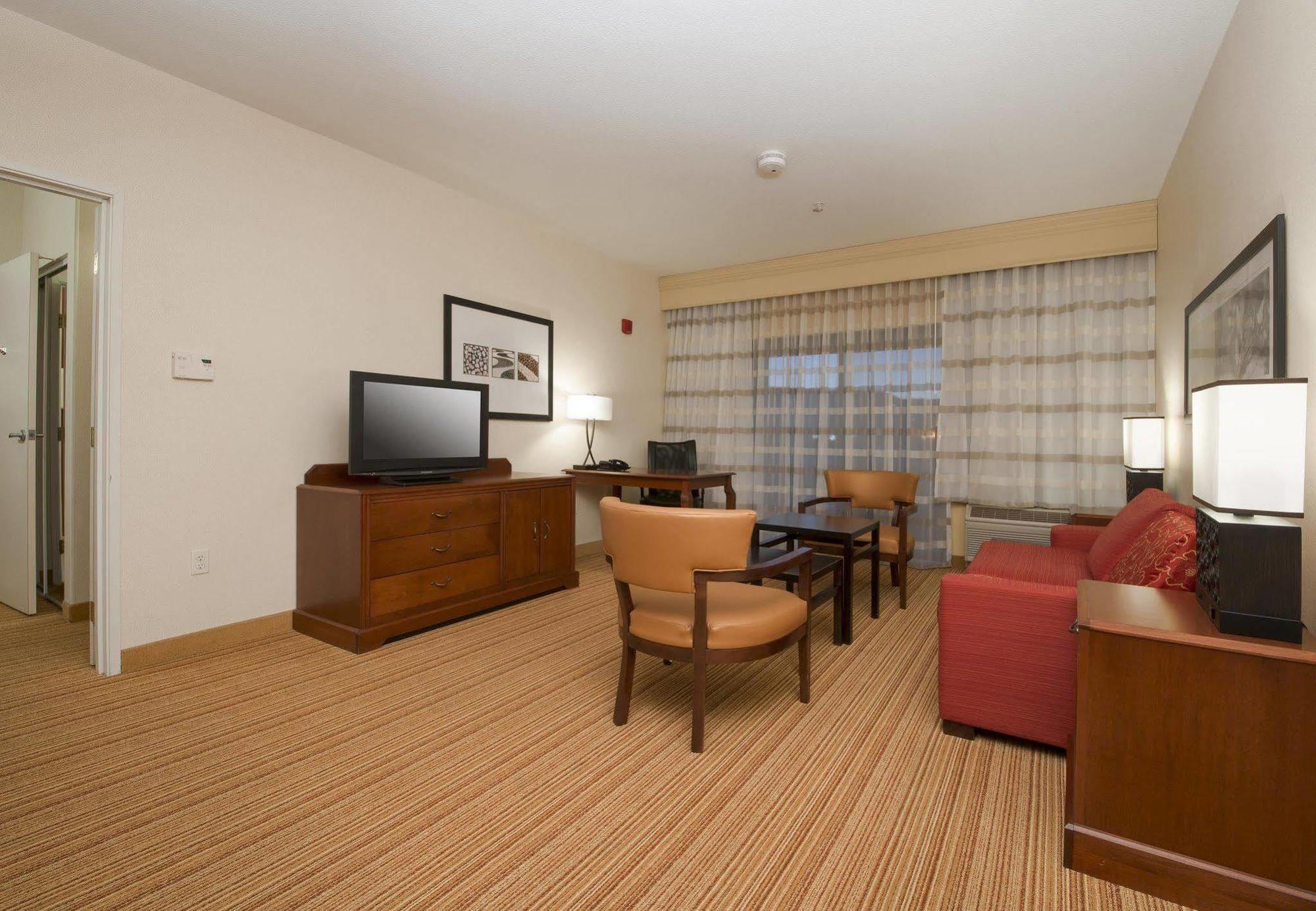 Courtyard By Marriott Sacramento Folsom Hotel Екстериор снимка